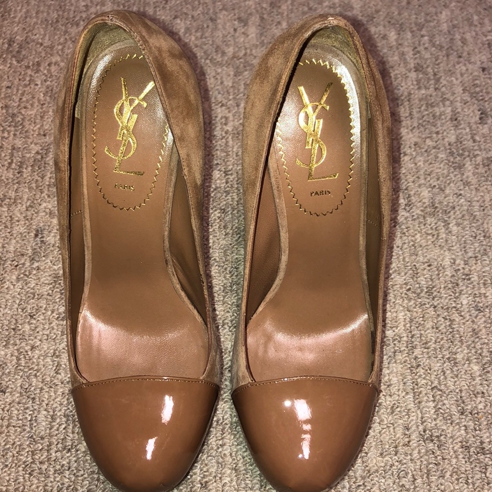 YVES SAINT LAURENT
Tribute Too 105 Pumps